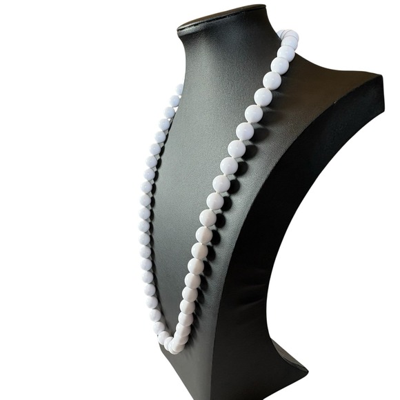 VTG White Beaded Necklace Plastic Individually Knotted 28" Chunky Mid-Century - Picture 12 of 16